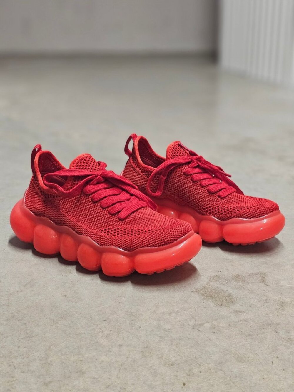 Red Mesh Athletic Sneakers With Bubble Sole - Breathable Lightweight Design For - Picture 11 of 12